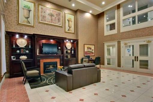 фото отеля Holiday Inn Express Whitby Oshawa