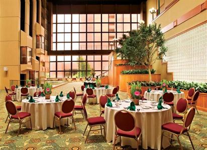 фото отеля Embassy Suites Hotel Winston-Salem