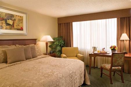 фото отеля Embassy Suites Hotel Winston-Salem
