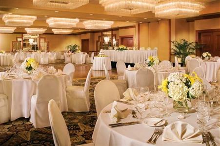 фото отеля Embassy Suites Hotel Winston-Salem