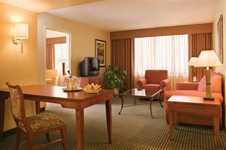 фото отеля Embassy Suites Hotel Winston-Salem