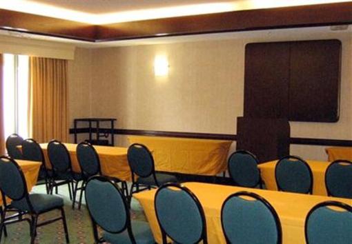 фото отеля Courtyard by Marriott Atlanta Suwanee