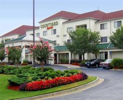 фото отеля Courtyard by Marriott Atlanta Suwanee