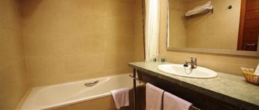 фото отеля Aqua Hotel Onabrava Santa Susanna