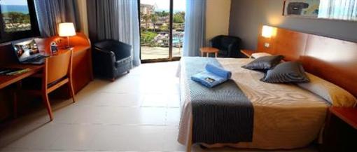 фото отеля Aqua Hotel Onabrava Santa Susanna