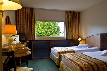 фото отеля Park Inn Orange