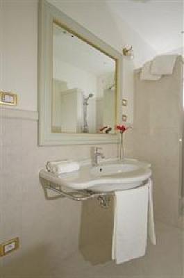 фото отеля Hotel De Paris Sanremo