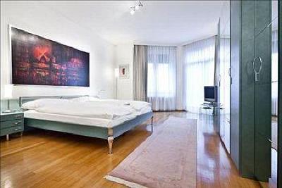 фото отеля Jenatsch Apartments