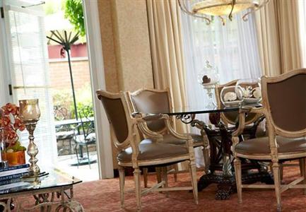фото отеля Renaissance Del Monte Lodge
