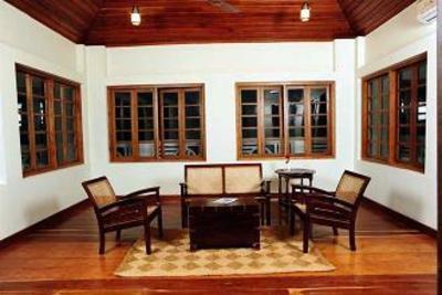 фото отеля Triveny River Palace Champakulam