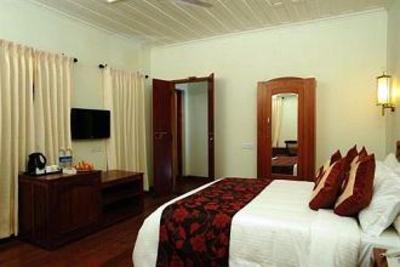 фото отеля Triveny River Palace Champakulam