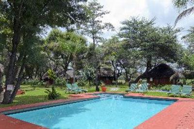 фото отеля Hakusembe River Lodge