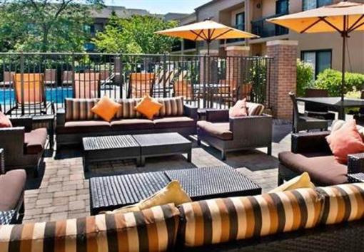 фото отеля Courtyard Newport Middletown