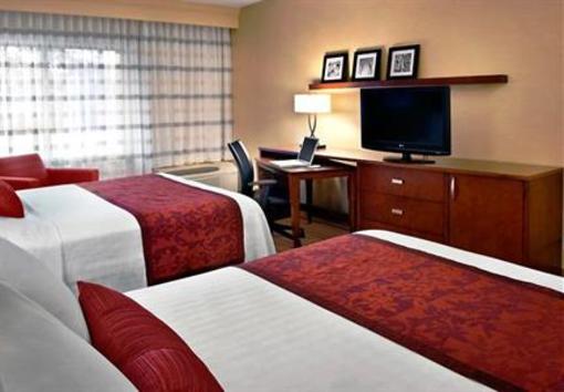 фото отеля Courtyard Newport Middletown