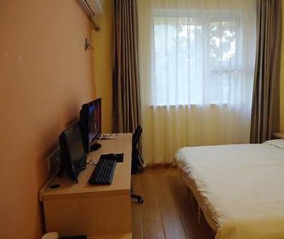 фото отеля Fangyuan Chain Express Hotel Zhumadian Xuesong Road