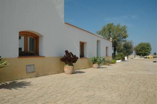 фото отеля Suryalila Retreat Centre