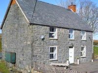 Cynythog Bach Farmhouse B & B