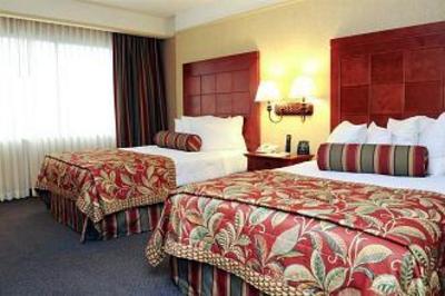 фото отеля Embassy Suites Hotel San Antonio International Airport