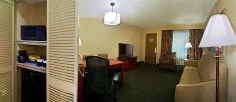 фото отеля Embassy Suites Hotel San Antonio International Airport