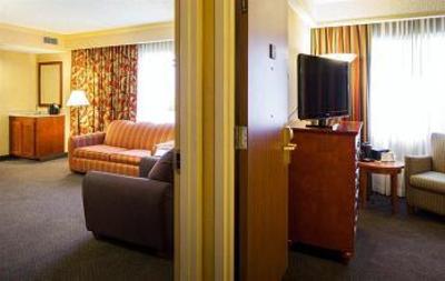 фото отеля Embassy Suites Hotel San Antonio International Airport