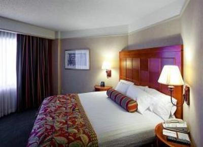 фото отеля Embassy Suites Hotel San Antonio International Airport