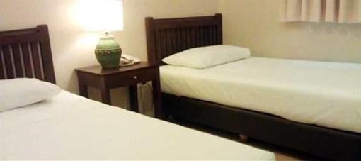 фото отеля Clark Hostel
