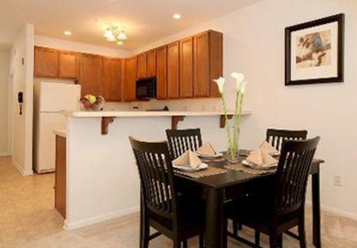 фото отеля Marriott Execustay Apartments Vernon Hills