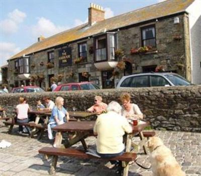 фото отеля Harbour Inn Porthleven