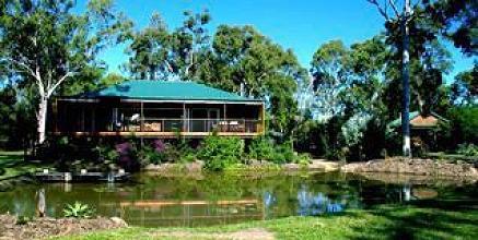 фото отеля Lake Weyba Cottages Noosa