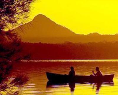 фото отеля Lake Weyba Cottages Noosa