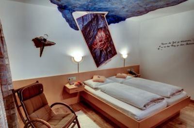 фото отеля Hotel Oberland Zauberkabinett Bad Heilbrunn