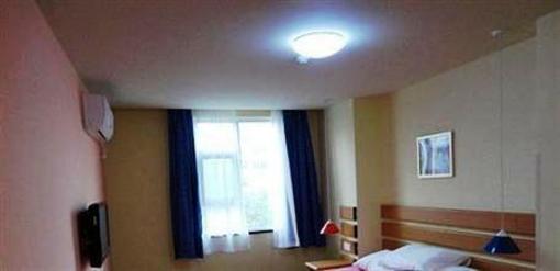 фото отеля Home Inn Ganzhou Hongqi Avenue