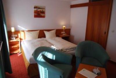фото отеля Hotel Kirchplatz