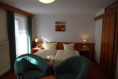 фото отеля Hotel Kirchplatz