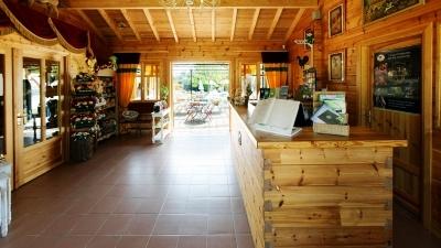 фото отеля Les Roulottes Des Monedieres