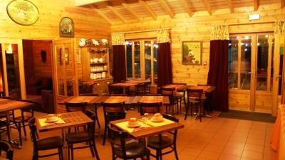 фото отеля Les Roulottes Des Monedieres