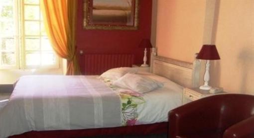 фото отеля Hotel Des Remparts Castillonnes