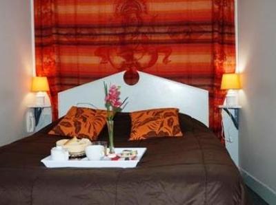 фото отеля Hotel Des Remparts Castillonnes