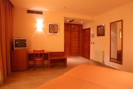 фото отеля Leflet Valme