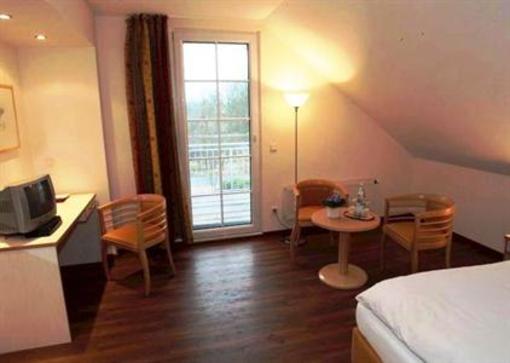 фото отеля Zur Gutsstube Hotel Altlandsberg