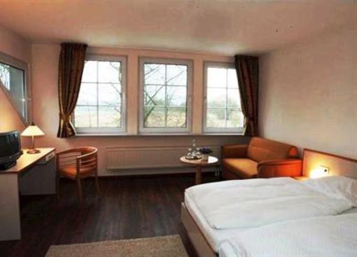фото отеля Zur Gutsstube Hotel Altlandsberg