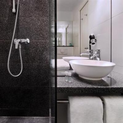 фото отеля Motel One Koln-Waidmarkt