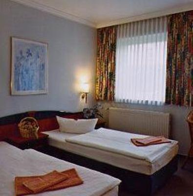 фото отеля Hotel Weinberg Gustrow