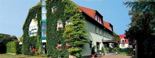 фото отеля Hotel Weinberg Gustrow