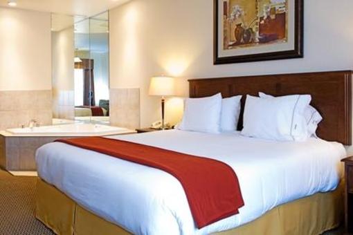 фото отеля Holiday Inn Express Hotel & Suites Drayton Valley