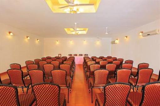 фото отеля Goldfield Lake Resort & Yacht Club