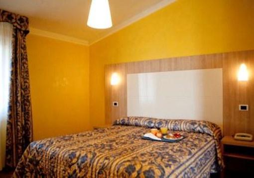 фото отеля Hotel Francesco Padenghe sul Garda