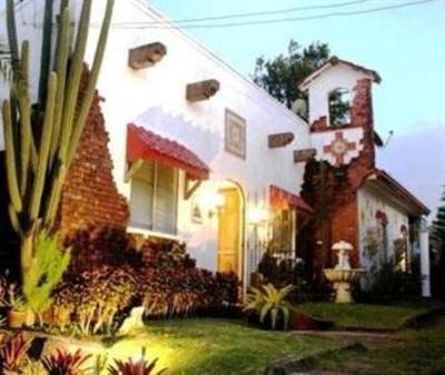 фото отеля Casa de Carlo Bed & Breakfast Tagaytay