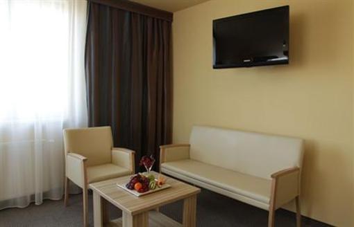 фото отеля Hotel Swiecice