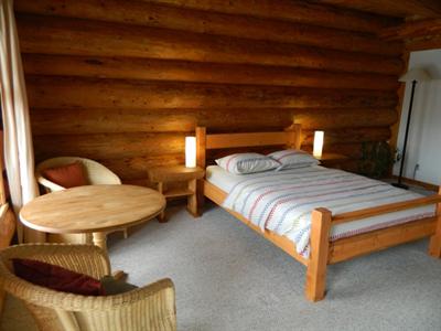 фото отеля Logpile Lodge